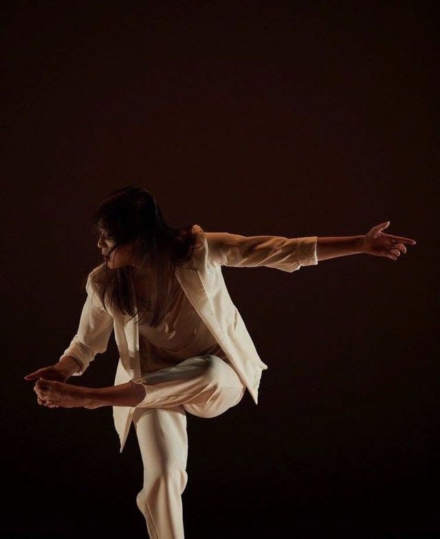 A girl floating on Water — image 1